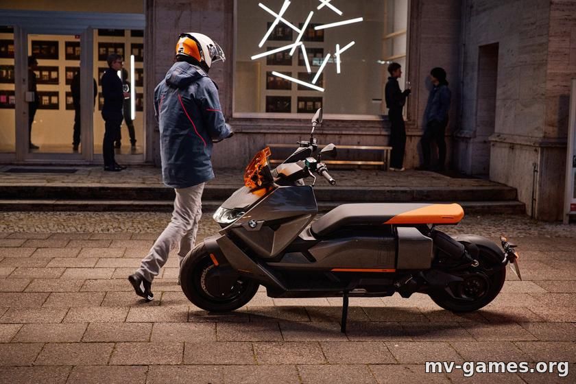 BMW Motorrad CE 04: электроскутер с запасом хода 130 км, разгоном до 50 км/ч за 2.6 сек и ценником от $12 000